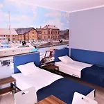 Annamarie Hostal
