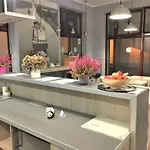 Annamarie Hostel *