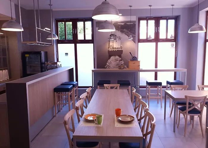 Annamarie אכסניה *