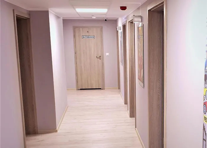 Annamarie بيت شباب